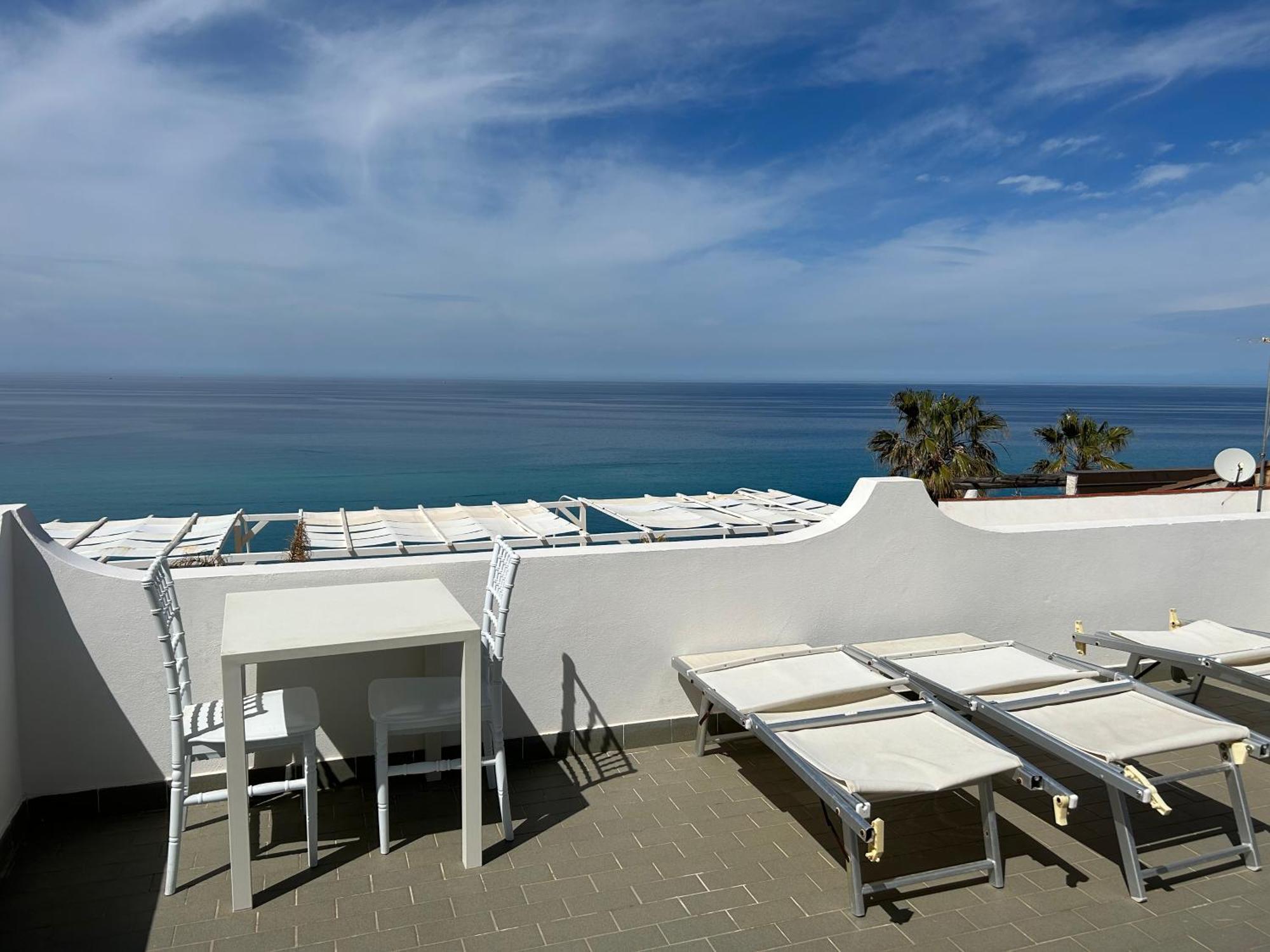 La Porta Del Mare Hotel Tropea Exterior photo