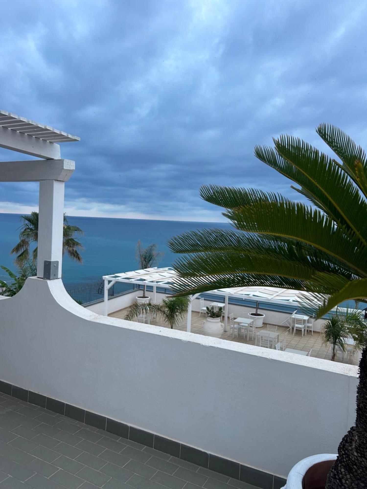 La Porta Del Mare Hotel Tropea Exterior photo
